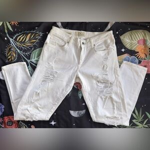 **LUCKY BRAND** White, Distressed ‘Sienna Slim Boyfriend’ Fit Jeans